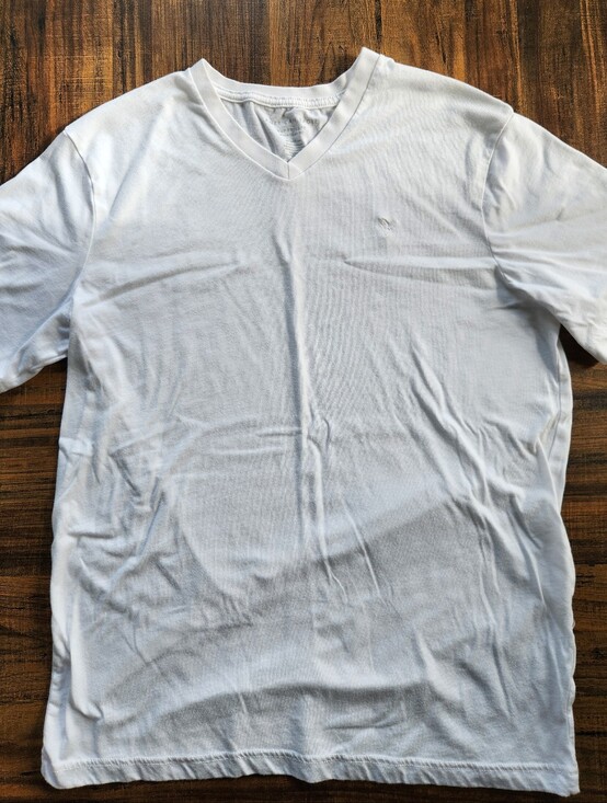 American Eagle Outfitters Other - American Eagle Outfitters White V-Neck Short Sleeve Tee - Size Medium Tall